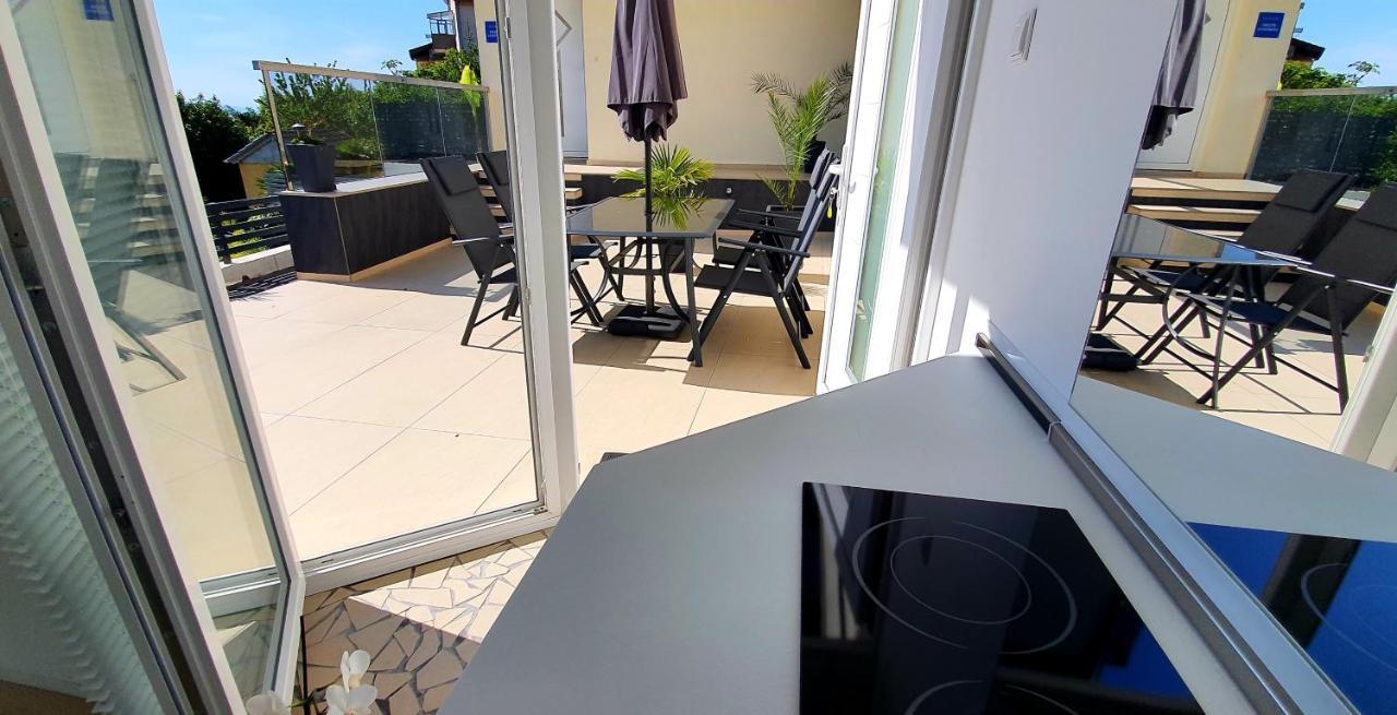 Jacuzzi Penthouse Apartment Matulji Esterno foto