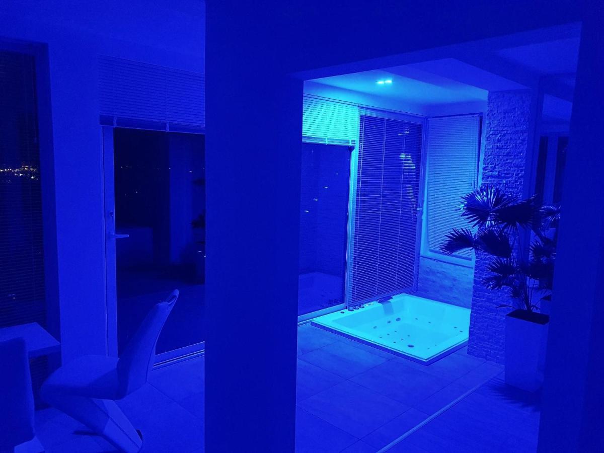 Jacuzzi Penthouse Apartment Matulji Esterno foto